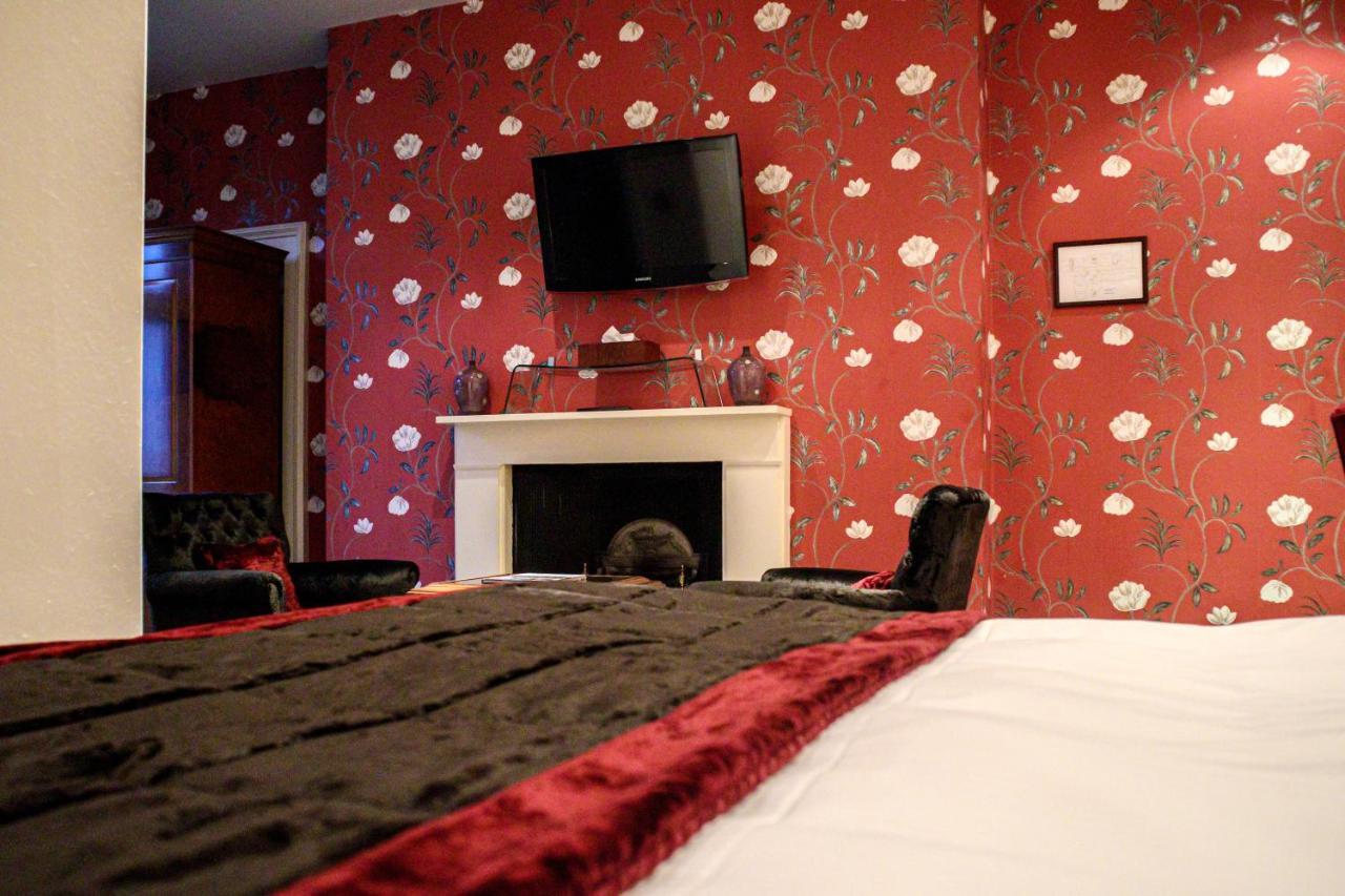 Alexander House & Utopia Hotel