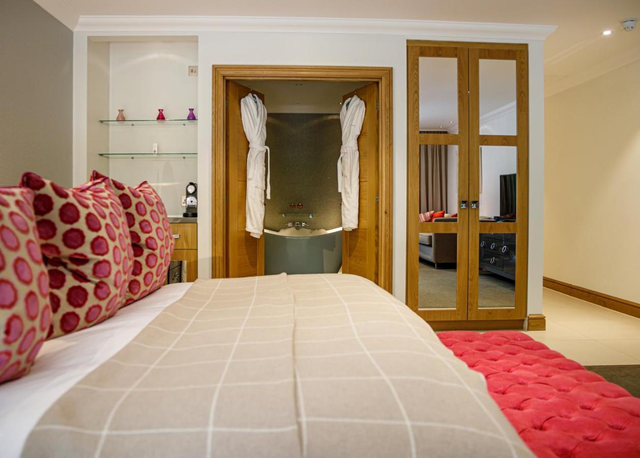 Alexander House & Utopia Hotel Turners Hill