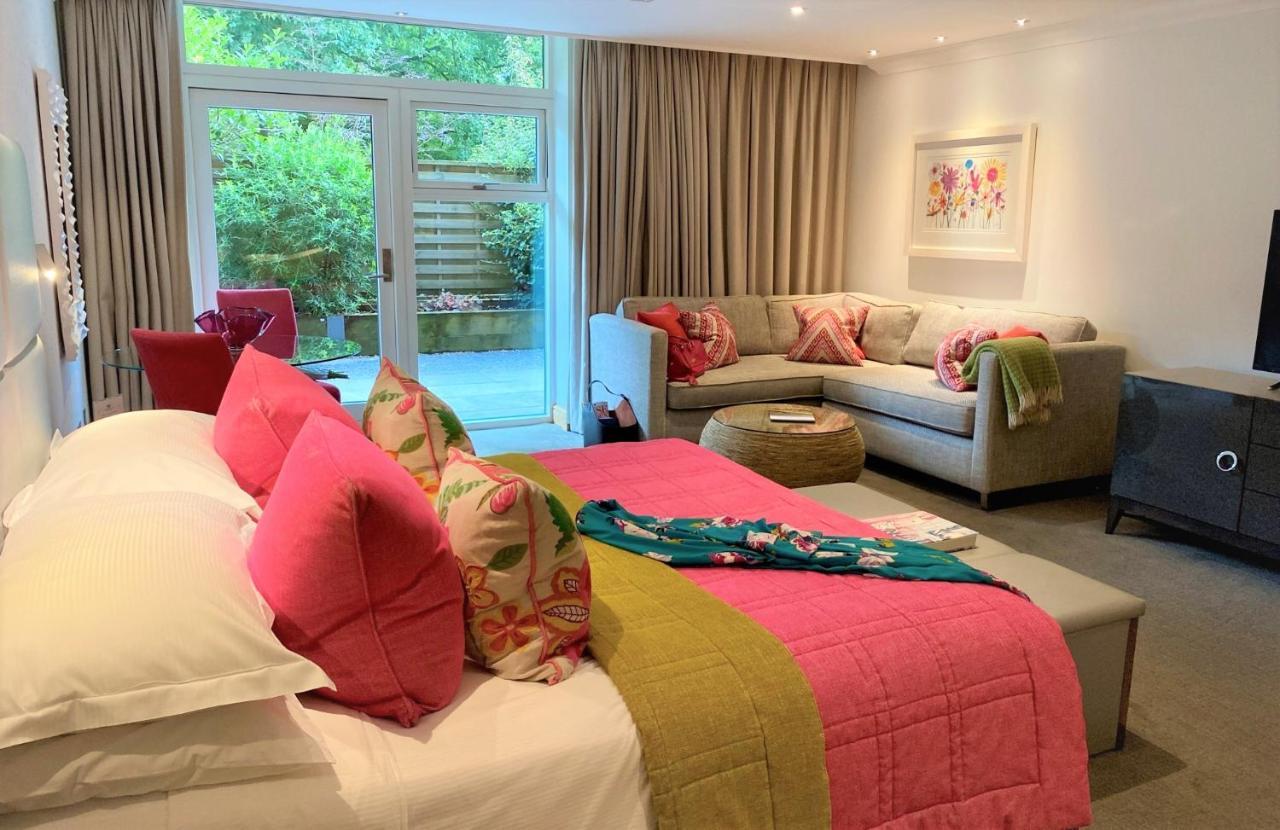 Hotel Alexander House & Utopia Turners Hill